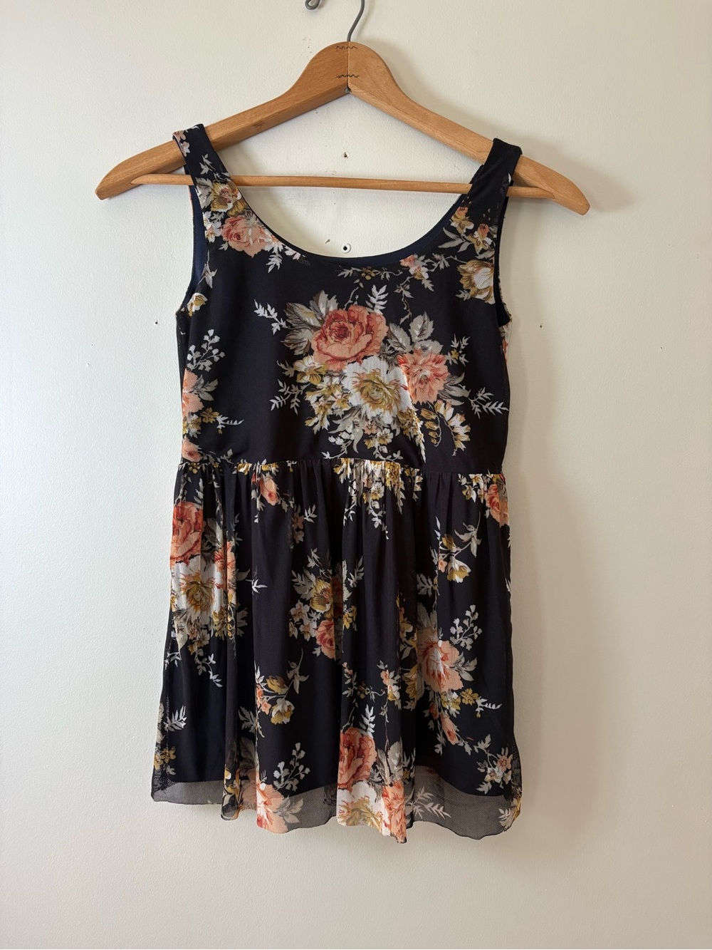 Sunday in Brooklyn Floral Tank Top Size XS Black Mesh Chiffon Peplum Camisole